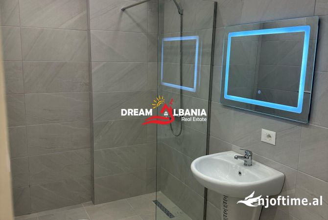 Shtepi ne shitje Apartament ne Tirane, 1+1, Mobilimi Bosh, pa mobiluar, Pagesa 130,000  Euro.