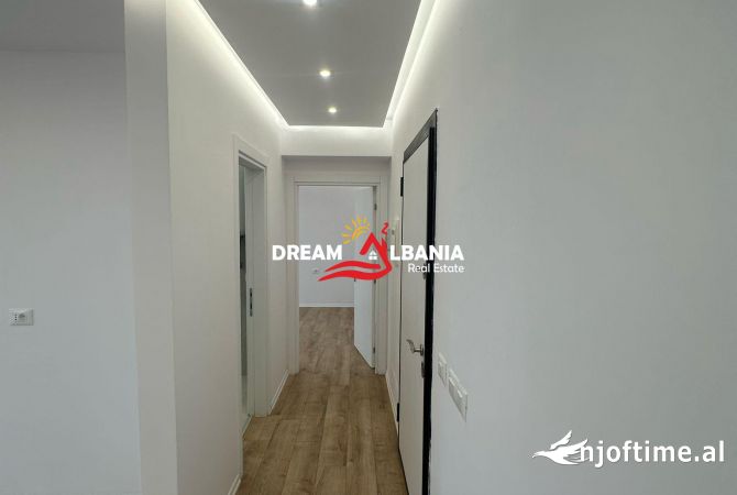 Shtepi ne shitje Apartament ne Tirane, 1+1, Mobilimi Bosh, pa mobiluar, Pagesa 130,000  Euro.