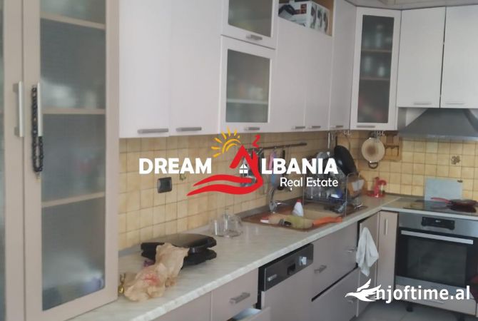 Shtepi ne shitje Apartament ne Tirane, 2+1, Mobilimi E mobiluar, Pagesa 222,000  Euro.