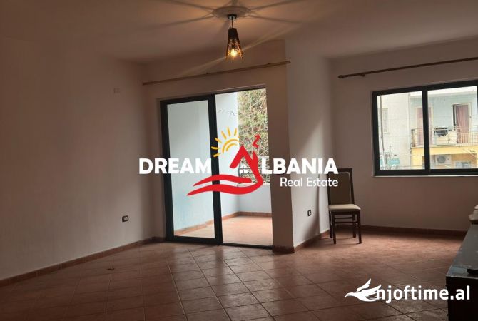 Shtepi ne shitje Apartament ne Tirane, 2+1, Mobilimi Bosh, pa mobiluar, Pagesa 134,000  Euro.