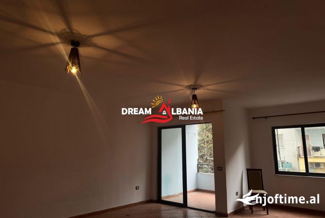 Shtepi ne shitje Apartament ne Tirane, 2+1, Mobilimi Bosh, pa mobiluar, Pagesa 134,000  Euro.