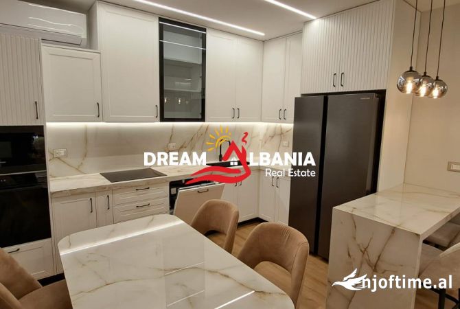 Shtepi me qera 2+1 ne Tirane - 1,000 Euro