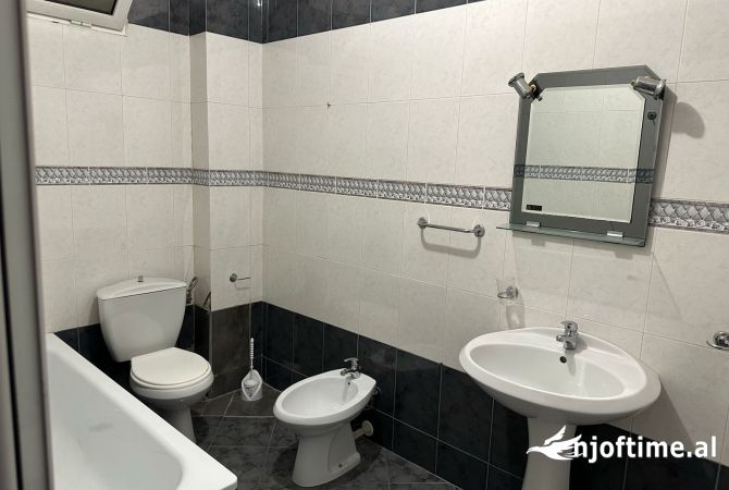 Shtepi me qera Apartament ne Tirane, 2+1, Mobilimi E mobiluar, Pagesa 500  Euro.