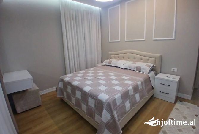 Shtepi me qera Apartament ne Tirane, 2+1, Mobilimi E mobiluar, Pagesa 650  Euro.