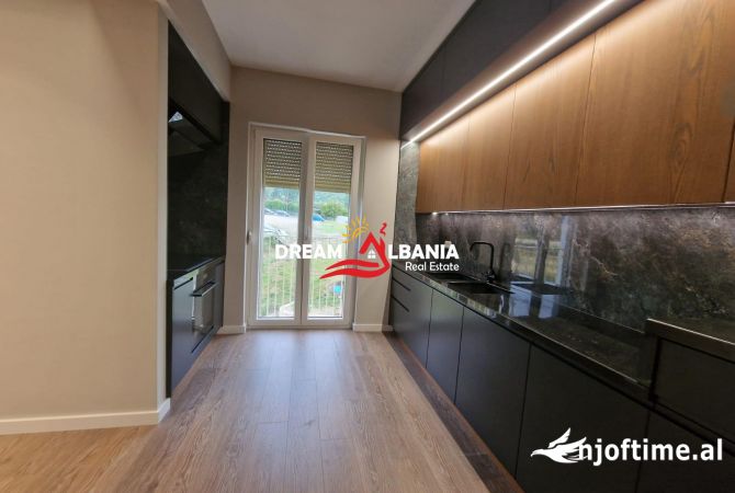 Shtepi me qera 2+1 ne Tirane - 1,100 Euro