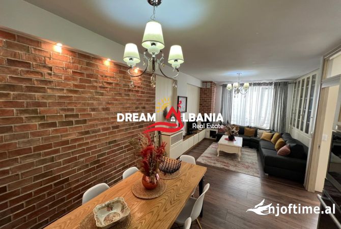 Shtepi ne shitje Apartament ne Tirane, 2+1, Mobilimi E mobiluar, Pagesa 270,000  Euro.