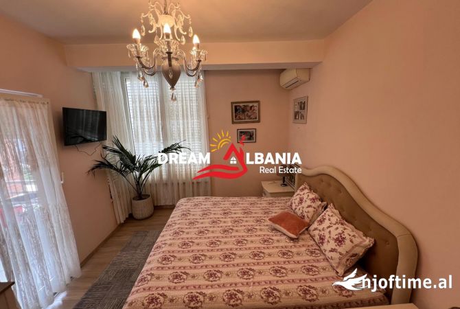 Shtepi ne shitje Apartament ne Tirane, 2+1, Mobilimi E mobiluar, Pagesa 270,000  Euro.