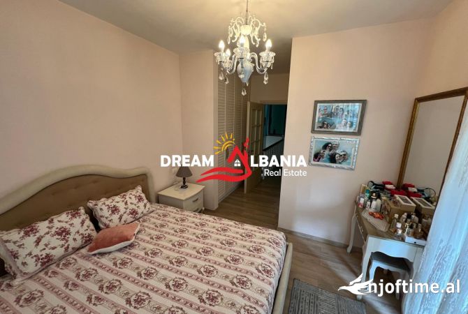 Shtepi ne shitje Apartament ne Tirane, 2+1, Mobilimi E mobiluar, Pagesa 270,000  Euro.