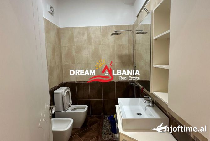 Shtepi ne shitje Apartament ne Tirane, 3+1, Mobilimi E mobiluar, Pagesa 227,000  Euro.