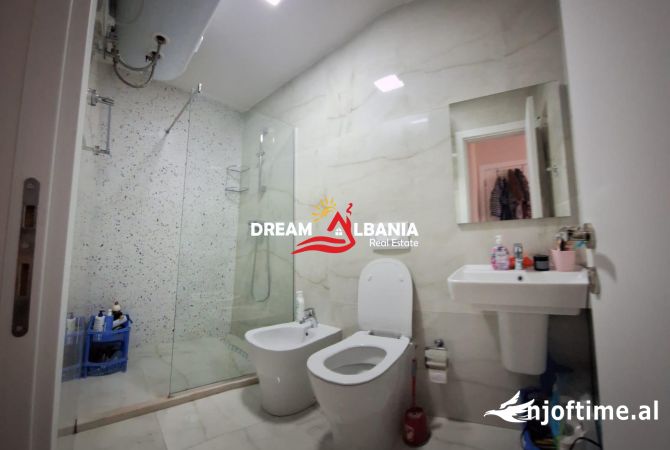 Shtepi ne shitje Apartament ne Tirane, 2+1, Mobilimi E mobiluar, Pagesa 250,000  Euro.