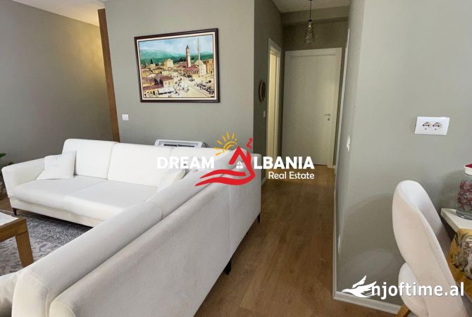 Shtepi ne shitje Apartament ne Tirane, 2+1, Mobilimi E mobiluar, Pagesa 350,000  Euro.
