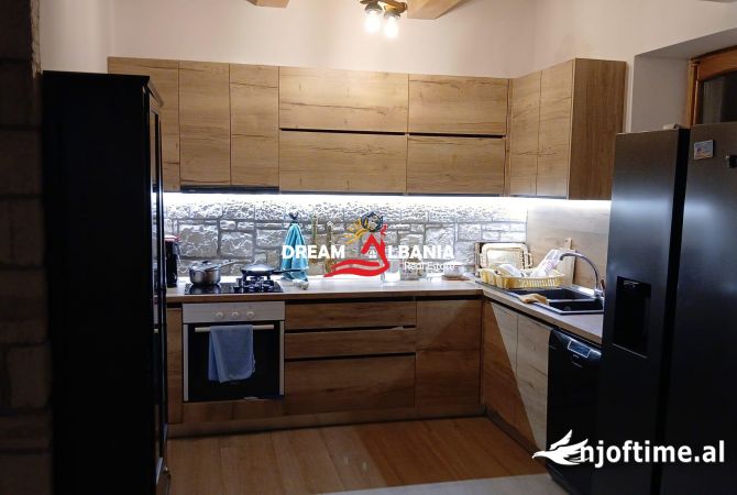 Shtepi me qera 3+1 ne Tirane - 1,000 Euro