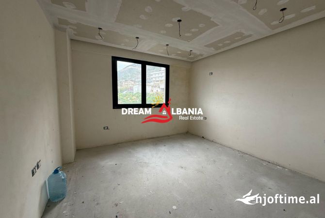 Shtepi ne shitje Apartament ne Vlore, 1+1, Mobilimi Bosh, pa mobiluar, Pagesa 137,682  Euro.