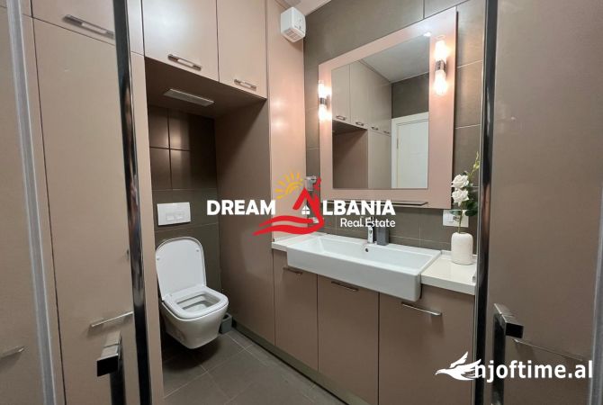 Shtepi ne shitje Apartament ne Tirane, 2+1, Mobilimi E mobiluar, Pagesa 220,000  Euro.