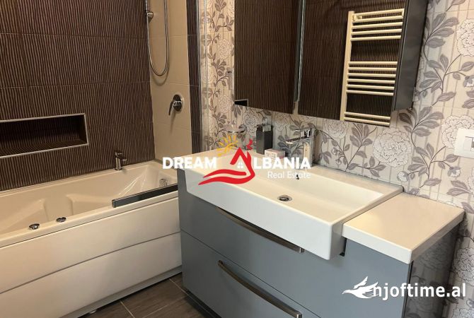 Shtepi ne shitje Apartament ne Tirane, 2+1, Mobilimi E mobiluar, Pagesa 220,000  Euro.
