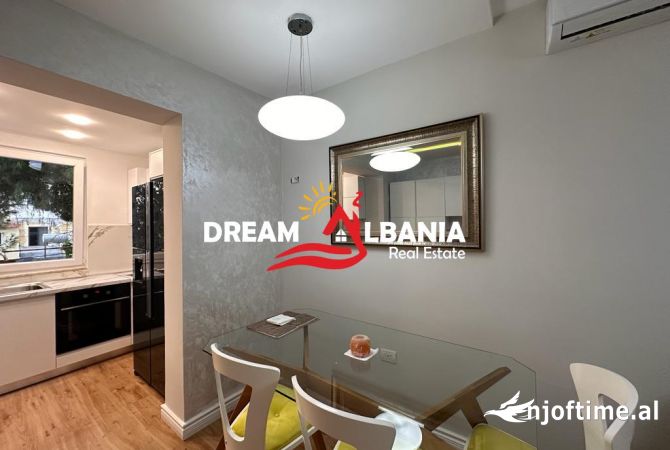 Shtepi ne shitje Shtepi Private ne Tirane, 3+1, Mobilimi E mobiluar, Pagesa 220,000  Euro.