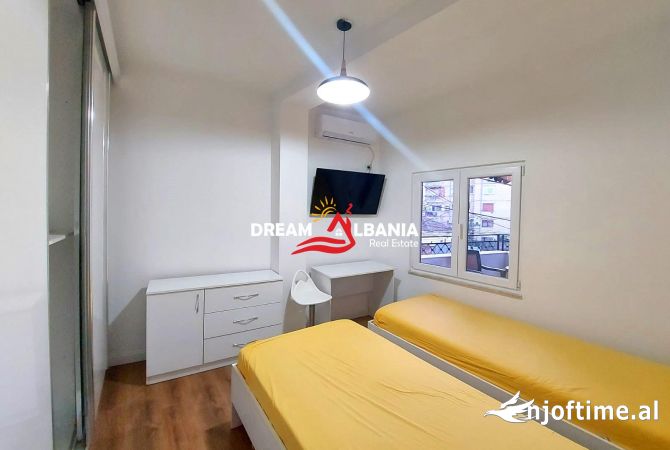 Shtepi ne shitje Shtepi Private ne Tirane, 3+1, Mobilimi E mobiluar, Pagesa 220,000  Euro.