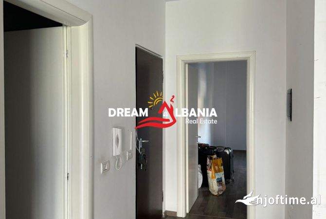 Ambient biznesi me qera 3+1 ne Tirane - 1,500 Euro