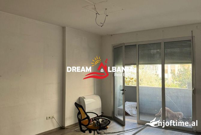 Ambient biznesi me qera 3+1 ne Tirane - 1,500 Euro