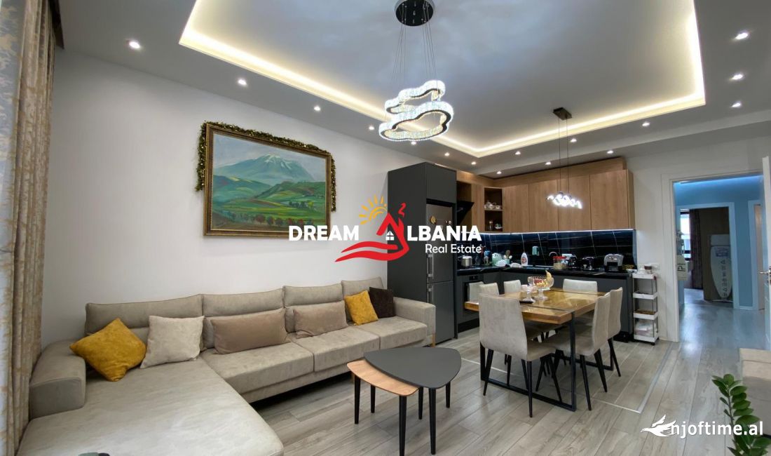 Shtepi ne shitje Apartament ne Tirane, 2+1, Mobilimi E mobiluar, Pagesa 182,000  Euro.