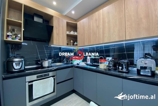 Shtepi ne shitje Apartament ne Tirane, 2+1, Mobilimi E mobiluar, Pagesa 182,000  Euro.