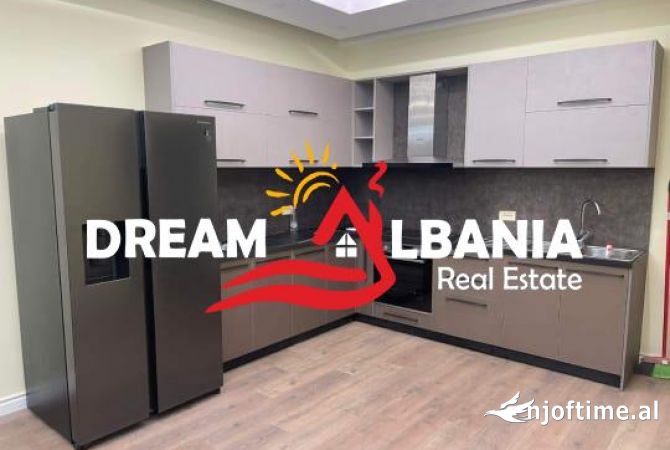 Shtepi me qera Shtepi Private ne Tirane, 3+1, Mobilimi E mobiluar, Pagesa 650  Euro.