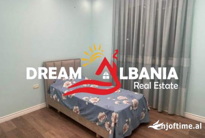 Shtepi me qera Shtepi Private ne Tirane, 3+1, Mobilimi E mobiluar, Pagesa 650  Euro.