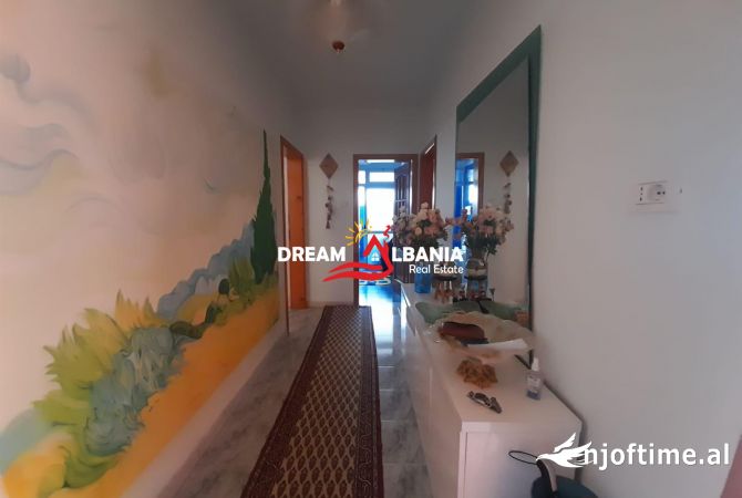 Shtepi ne shitje Apartament ne Tirane, 3+1, Mobilimi Pjeserisht e mobiluar, Pagesa 185,000  Euro.