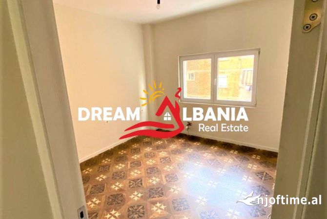 Zyre/Ambient Biznesi me Qera ne Qender prane Postes Qendrore ne Tirane (ID 4261853)