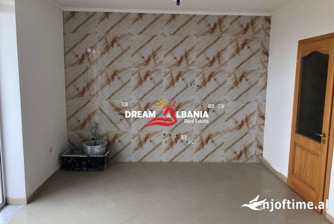 Shtepi ne shitje 7+1 ne Tirane - 313,000 Euro