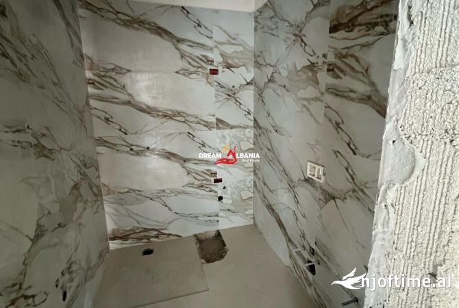 Shtepi ne shitje Apartament ne Tirane, 2+1, Mobilimi Bosh, pa mobiluar, Pagesa 230,000  Euro.