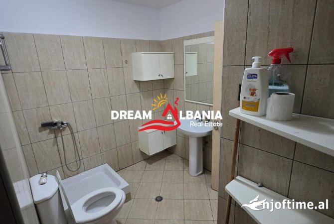 Shtepi ne shitje Apartament ne Tirane, 1+1, Mobilimi E mobiluar, Pagesa 98,000  Euro.