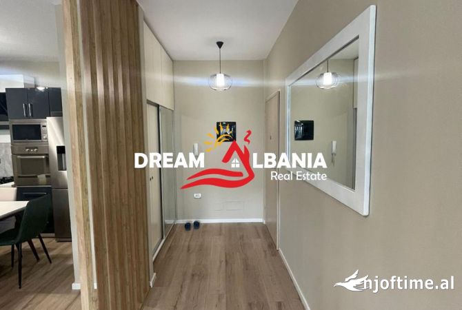 Shtepi me qera Apartament ne Tirane, 3+1, Mobilimi E mobiluar, Pagesa 1,200  Euro.
