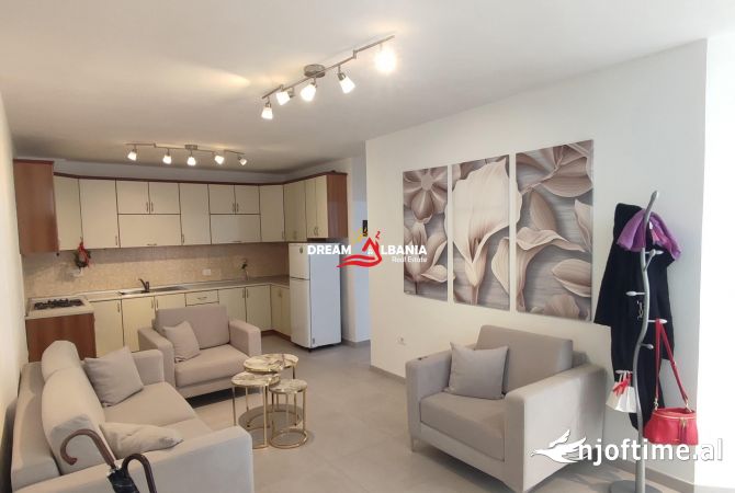 Ambient biznesi me qera 3+1 ne Tirane - 600 Euro