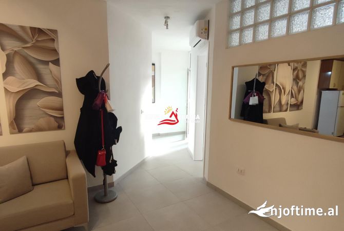 Ambient biznesi me qera 3+1 ne Tirane - 600 Euro