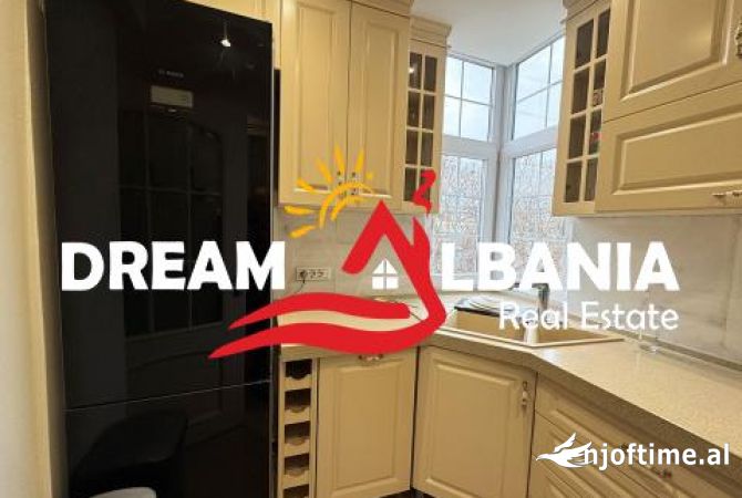 Shtepi me qera Apartament ne Tirane, 3+1, Mobilimi E mobiluar, Pagesa 1,600  Euro.