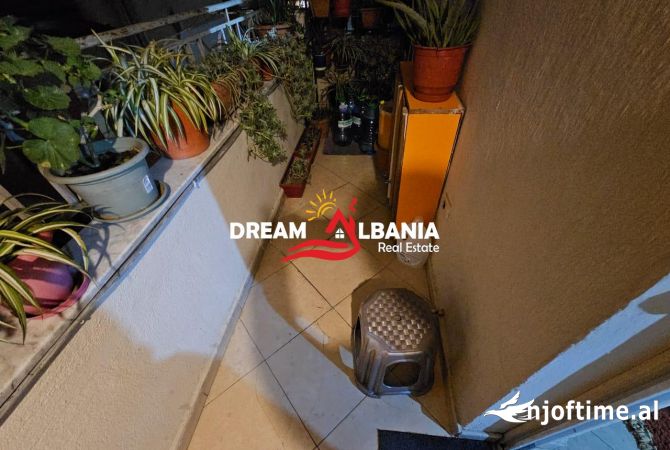 Shtepi ne shitje Apartament ne Tirane, 2+1, Mobilimi E mobiluar, Pagesa 227,000  Euro.