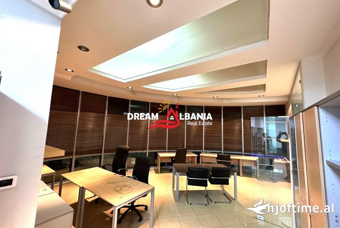 Ambient biznesi me qera 3+1 ne Tirane - 1,500 Euro