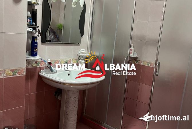 Shtepi me qera 2+1 ne Tirane - 700 Euro