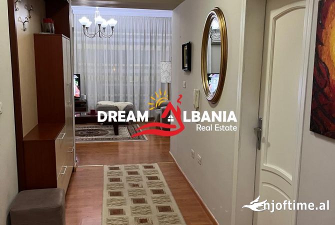 Shtepi me qera Apartament ne Tirane, 2+1, Mobilimi E mobiluar, Pagesa 700  Euro.