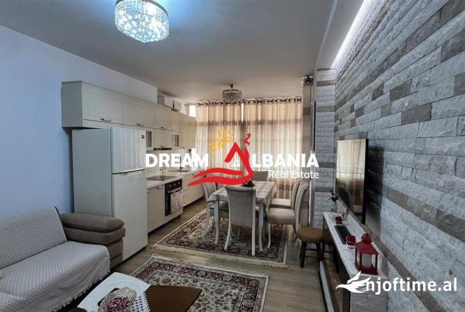 Shtepi me qera 3+1 ne Tirane - 900 Euro