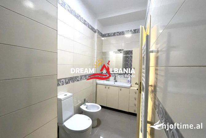Shtepi me qera Apartament ne Tirane, 2+1, Mobilimi E mobiluar, Pagesa 900  Euro.