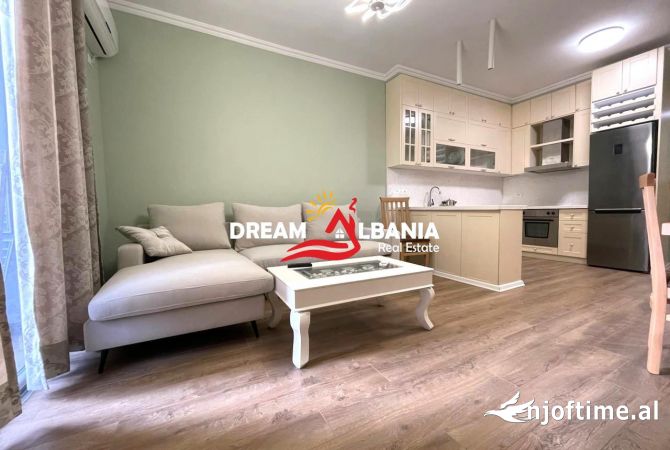 Shtepi me qera Apartament ne Tirane, 2+1, Mobilimi E mobiluar, Pagesa 900  Euro.