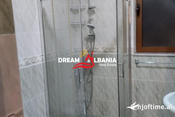 Shtepi me qera Shtepi Private ne Tirane, 3+1, Mobilimi E mobiluar, Pagesa 600  Euro.