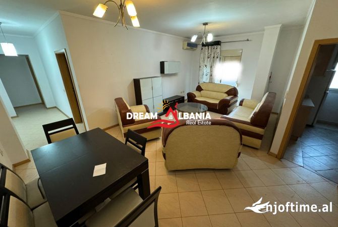 Shtepi me qera 2+1 ne Tirane - 700 Euro