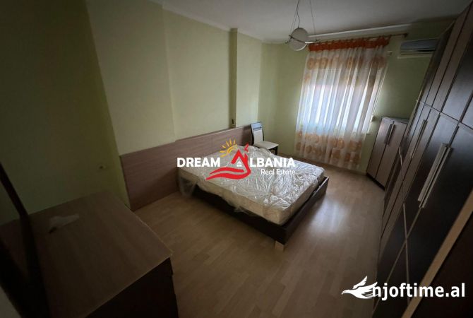 Shtepi me qera Apartament ne Tirane, 2+1, Mobilimi E mobiluar, Pagesa 700  Euro.