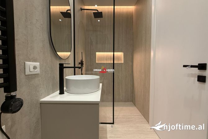 Shtepi me qera Apartament ne Tirane, 2+1, Mobilimi E mobiluar, Pagesa 1,800  Euro.