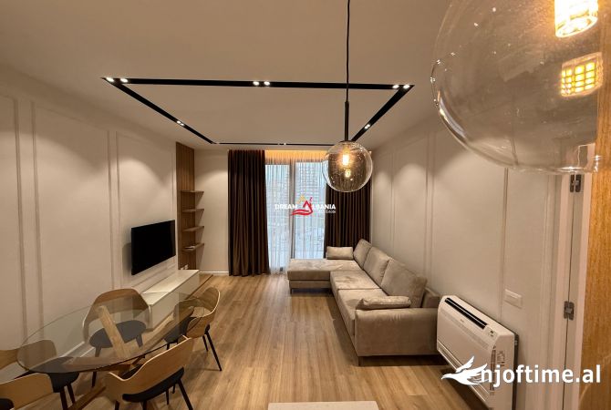 Shtepi me qera 2+1 ne Tirane - 1,800 Euro