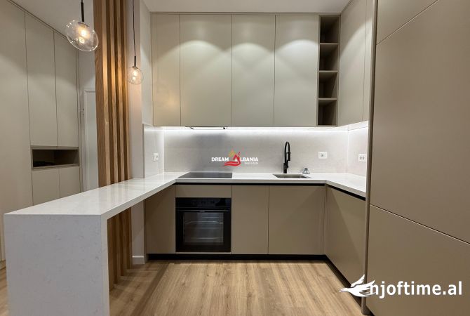 Shtepi me qera Apartament ne Tirane, 2+1, Mobilimi E mobiluar, Pagesa 1,800  Euro.