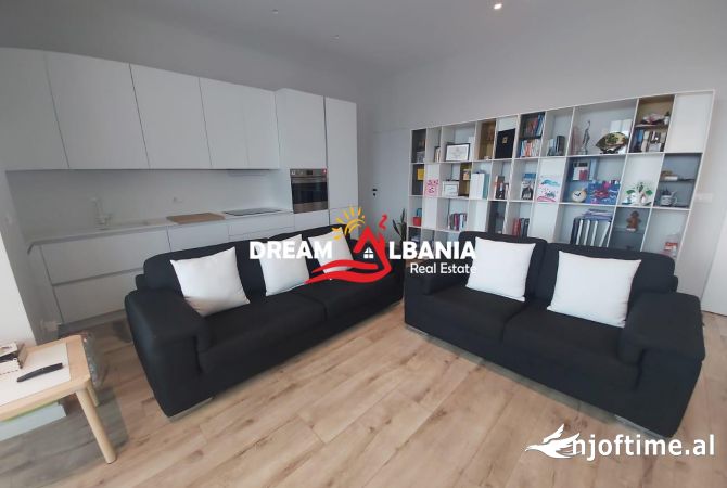 Shtepi me qera 2+1 ne Tirane - 1,000 Euro